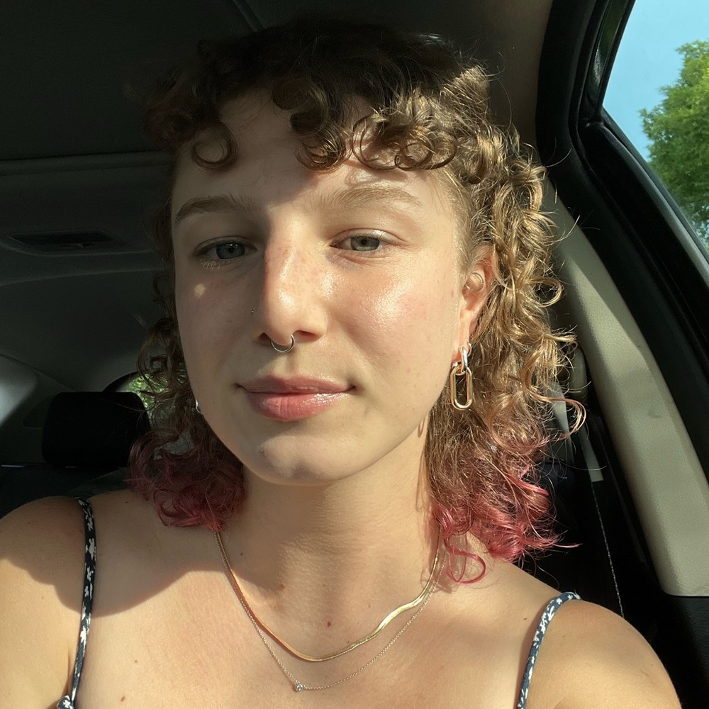 Meet your Posher, Emily